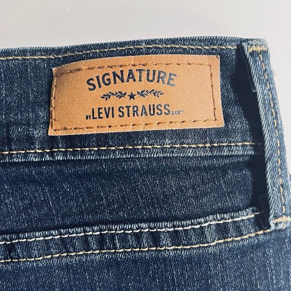 Signature by Levi Strauss & Co Womens Curvy Bootcut Jeans Mid Rise Dark Wash 12L - Picture 7 of 9